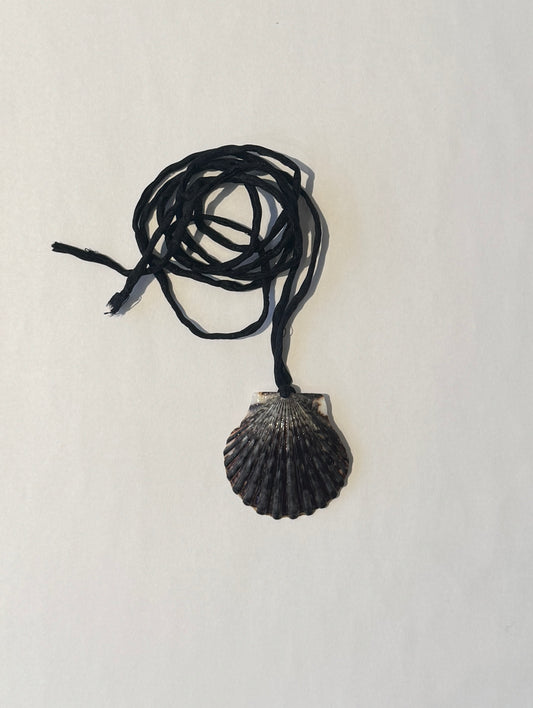 small scallop necklace