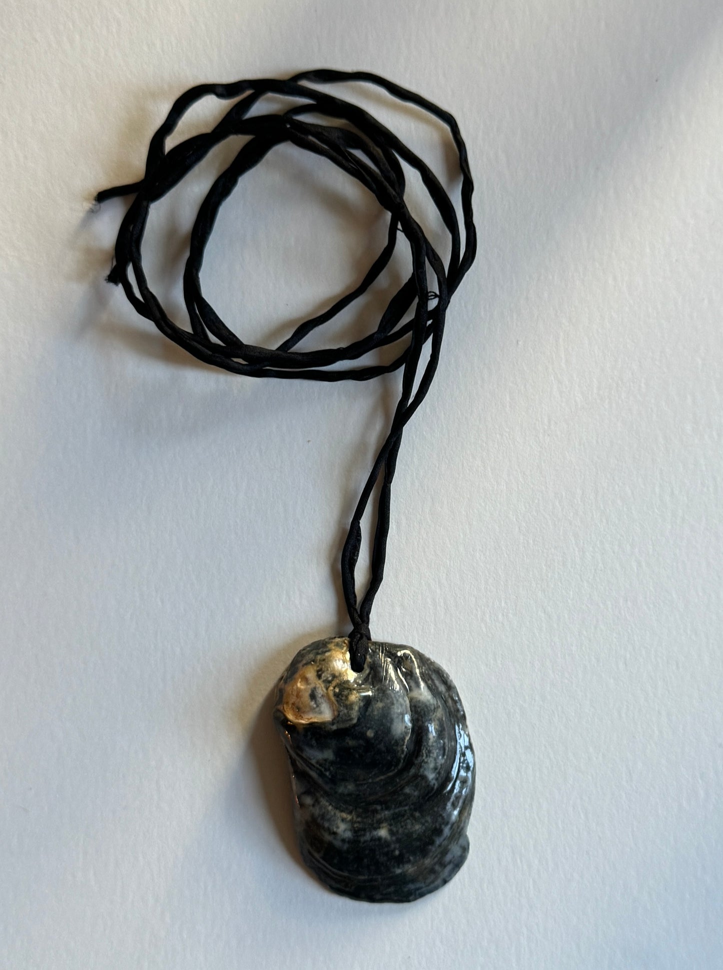medium oyster pendant