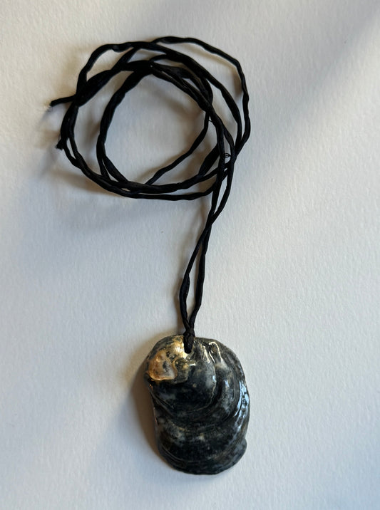 medium oyster pendant